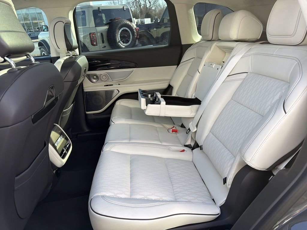Used 2024 Lincoln Nautilus Black Label AWD/4WD image 27