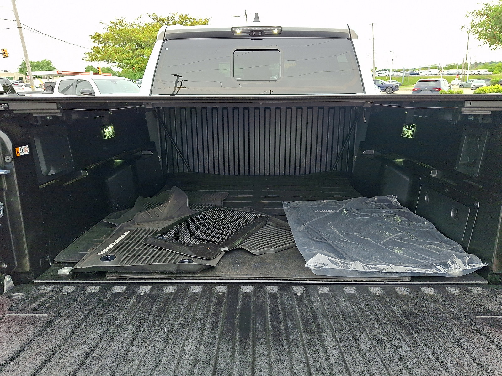 Certified 2025 Toyota Tacoma Limited AWD/4WD image 29