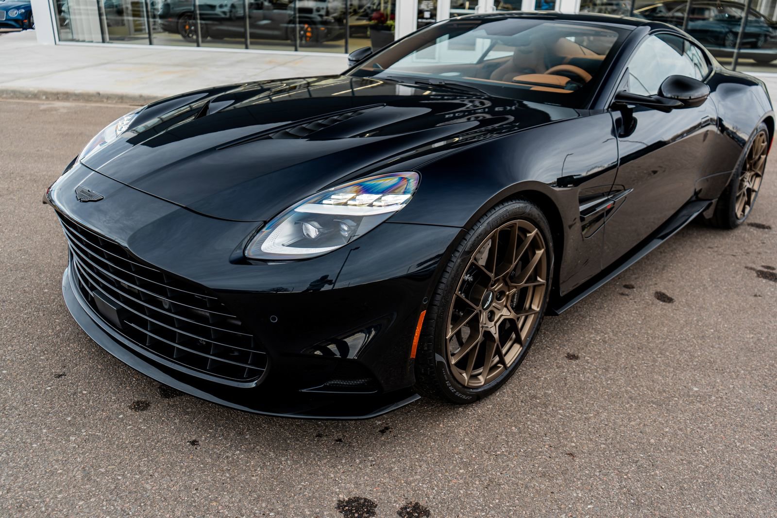 Used 2025 Aston Martin Vanquish V12 image 21