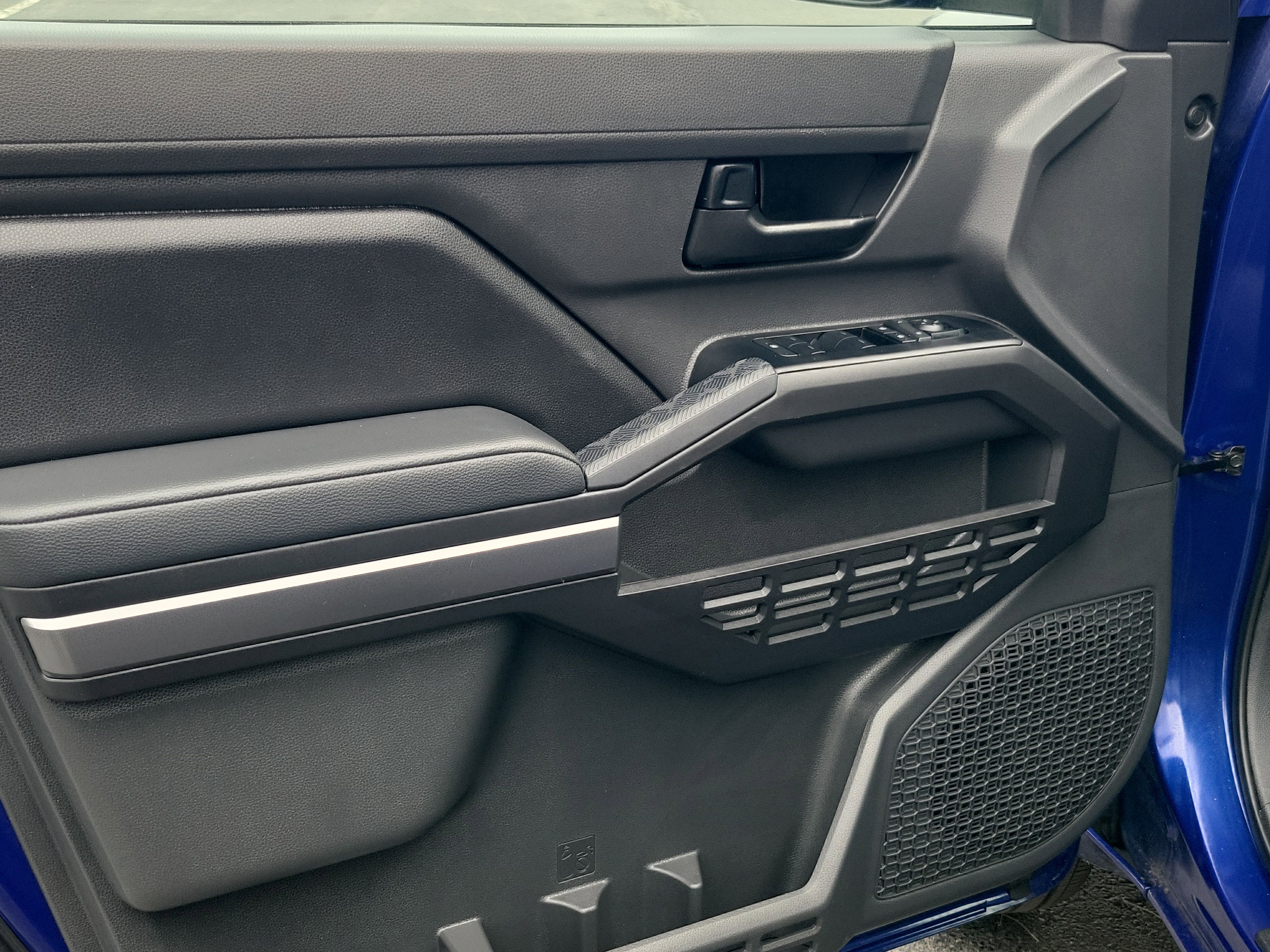 Certified 2025 Toyota Tacoma SR5 image 19