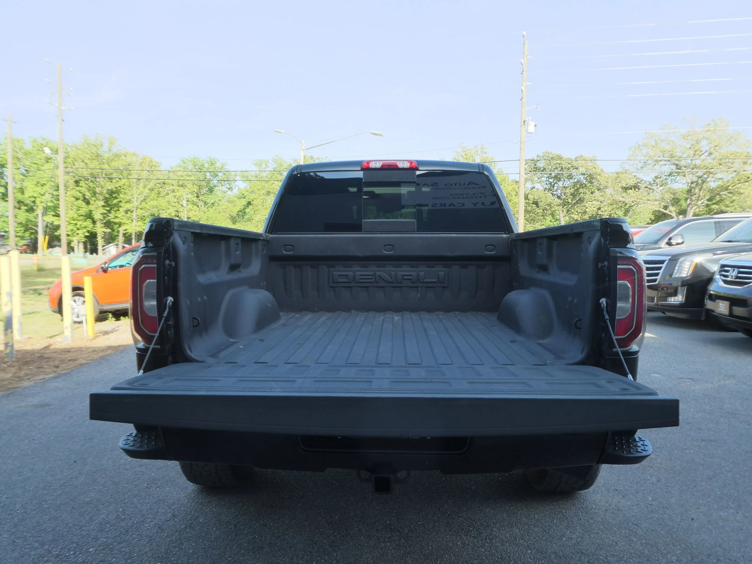 Used 2016 GMC Sierra 1500 Denali w/ Enhanced Driver Alert Package AWD/4WD image 7