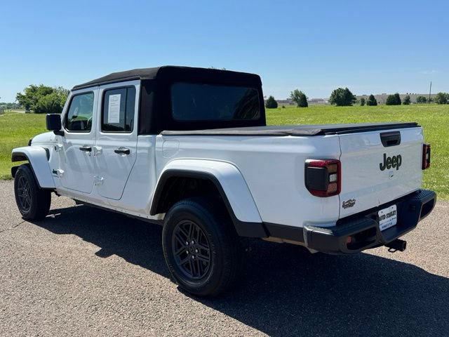 Used 2024 Jeep Gladiator Sport AWD/4WD image 4