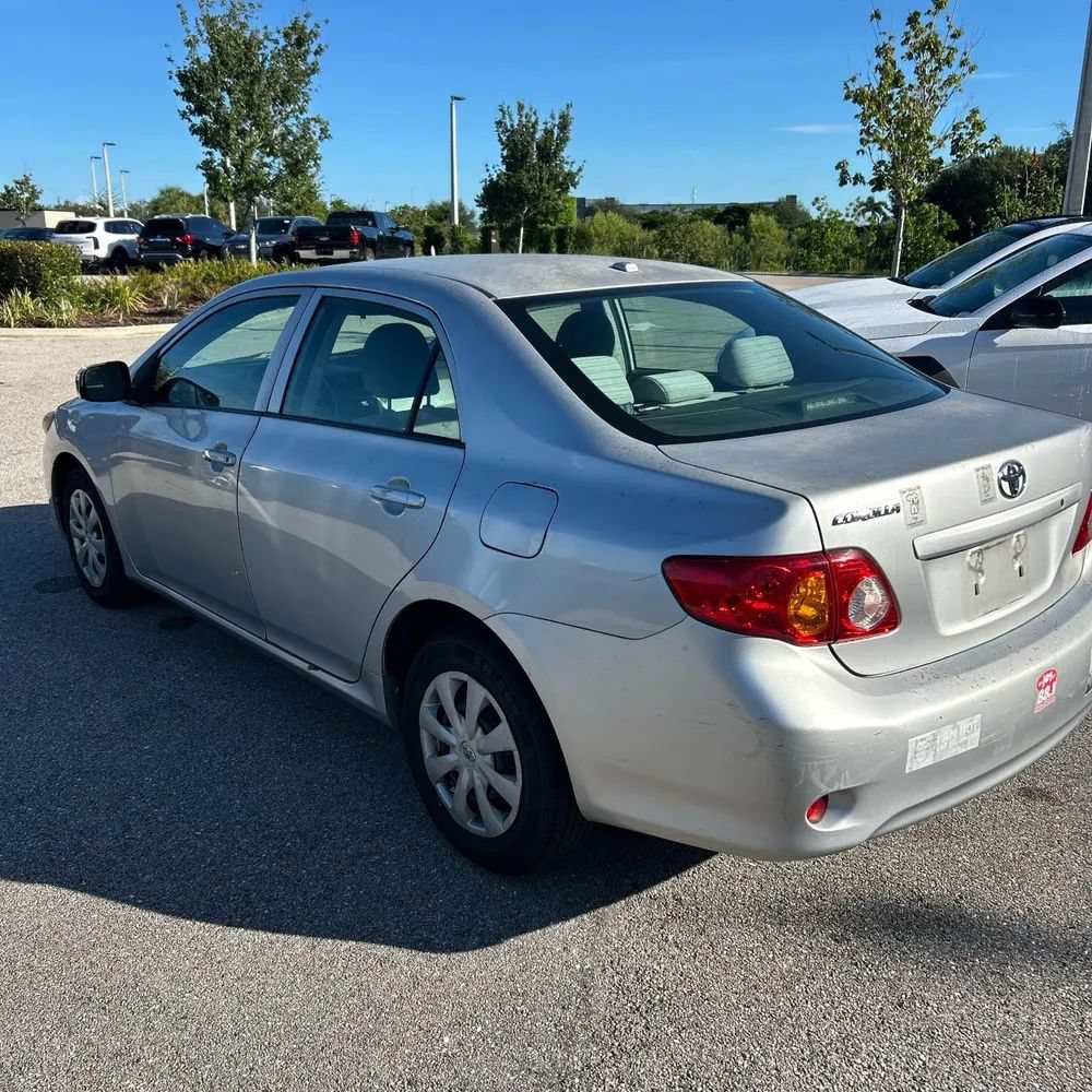 Used 2009 Toyota Corolla LE FWD image 3