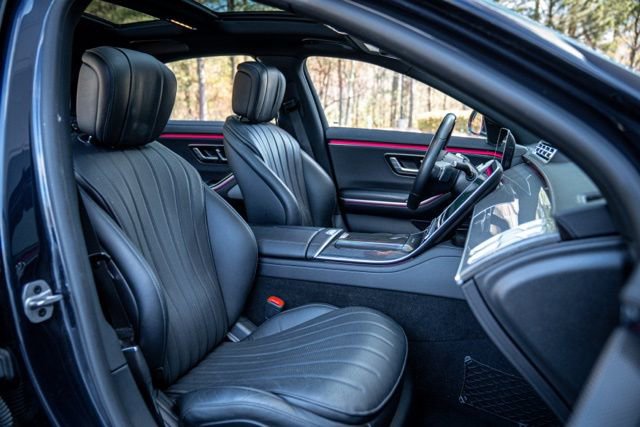 Used 2023 Mercedes-Benz S 500 4MATIC w/ AMG Line image 38
