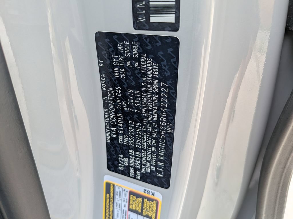 Used 2024 Kia Carnival EX FWD image 38