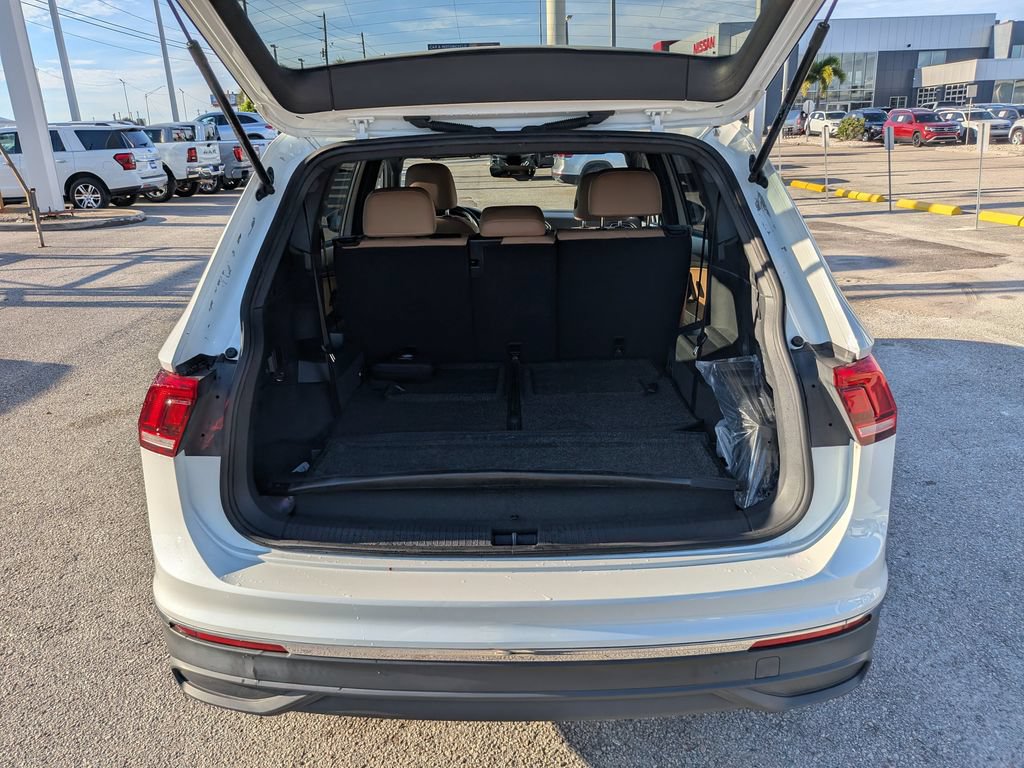 Used 2023 Volkswagen Tiguan SE FWD image 9