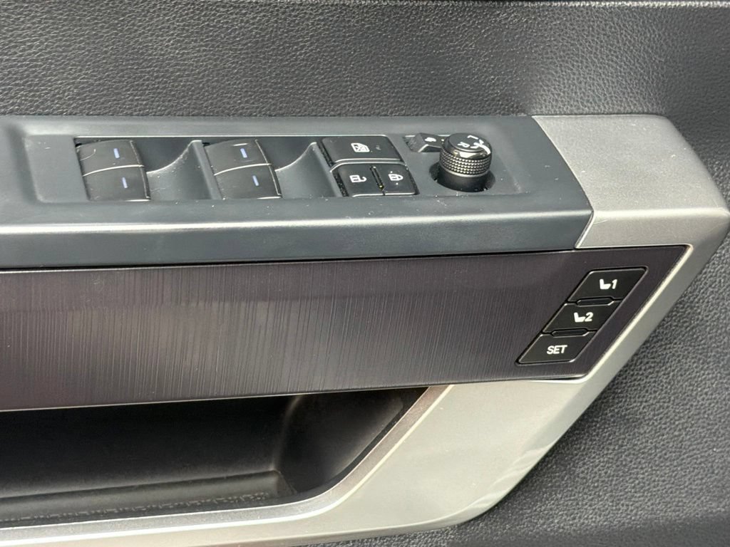 Used 2022 Toyota Tundra Platinum AWD/4WD image 22