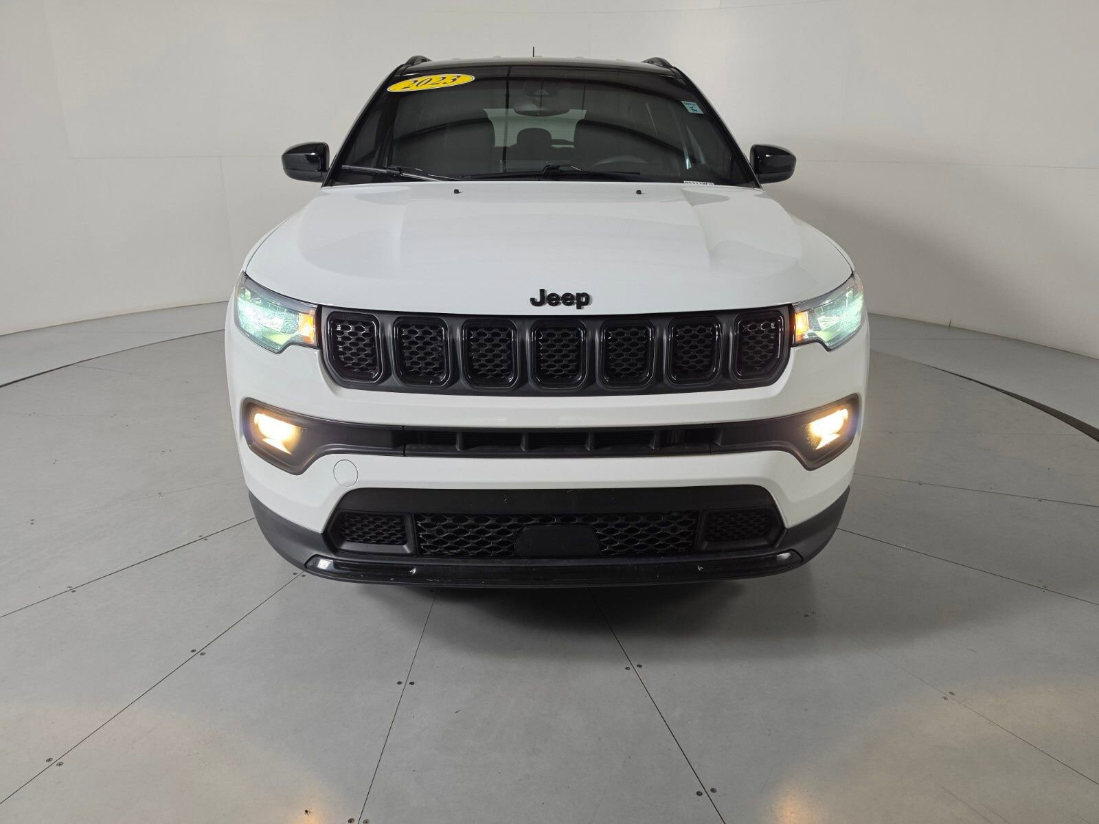 Used 2023 Jeep Compass Altitude image 9