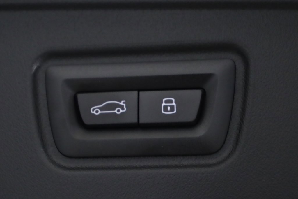 Used 2026 BMW M5 Touring image 9