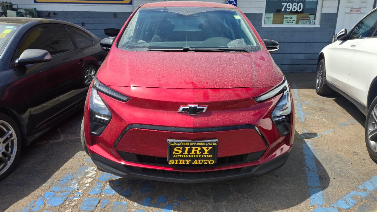 Used 2022 Chevrolet Bolt LT FWD image 3
