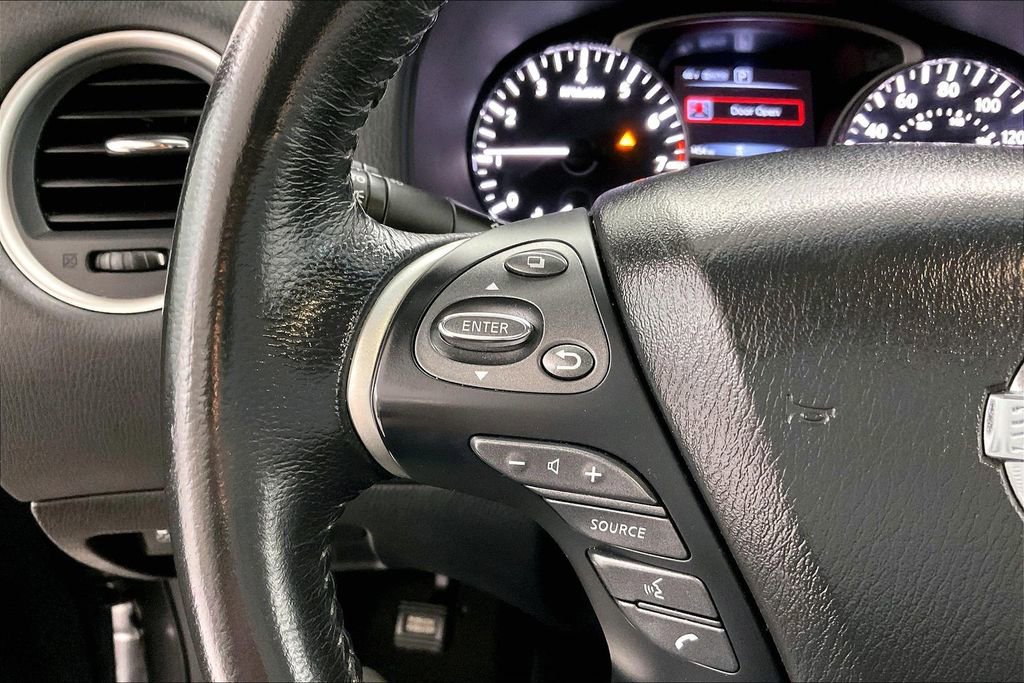 Used 2018 Nissan Pathfinder SV w/ Cargo Package AWD/4WD image 10