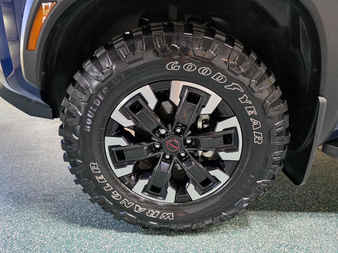Used 2022 Nissan Frontier PRO-4X w/ Technology Package AWD/4WD image 12