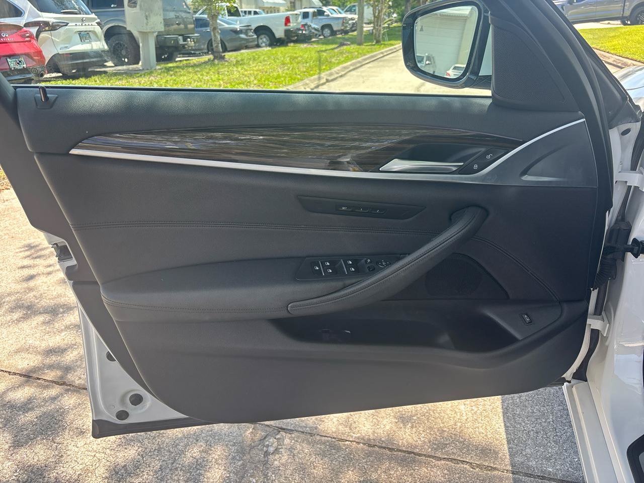 Used 2019 BMW 530i RWD image 9