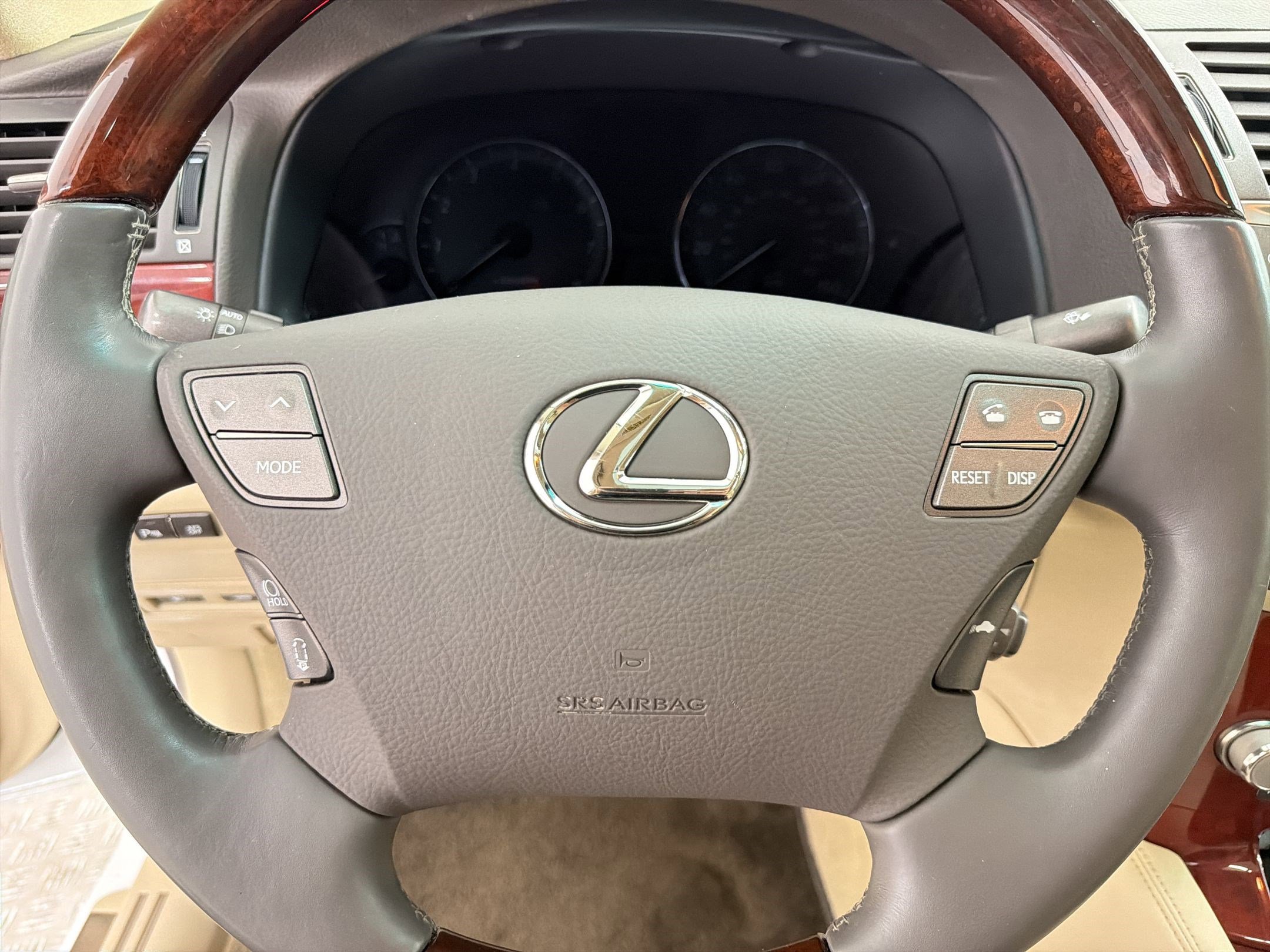 Used 2012 Lexus LS 460 L w/ Rear Seat Upgrade Pkg RWD image 16