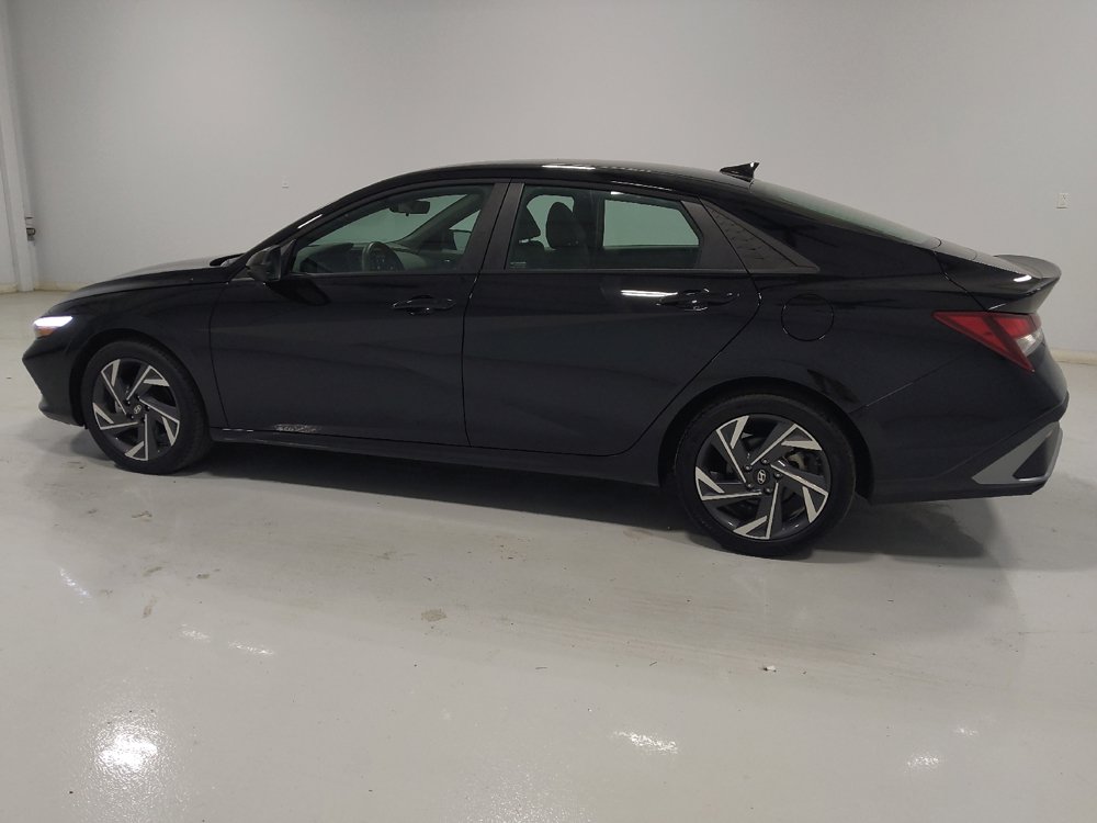 Used 2025 Hyundai Elantra Sport FWD image 3