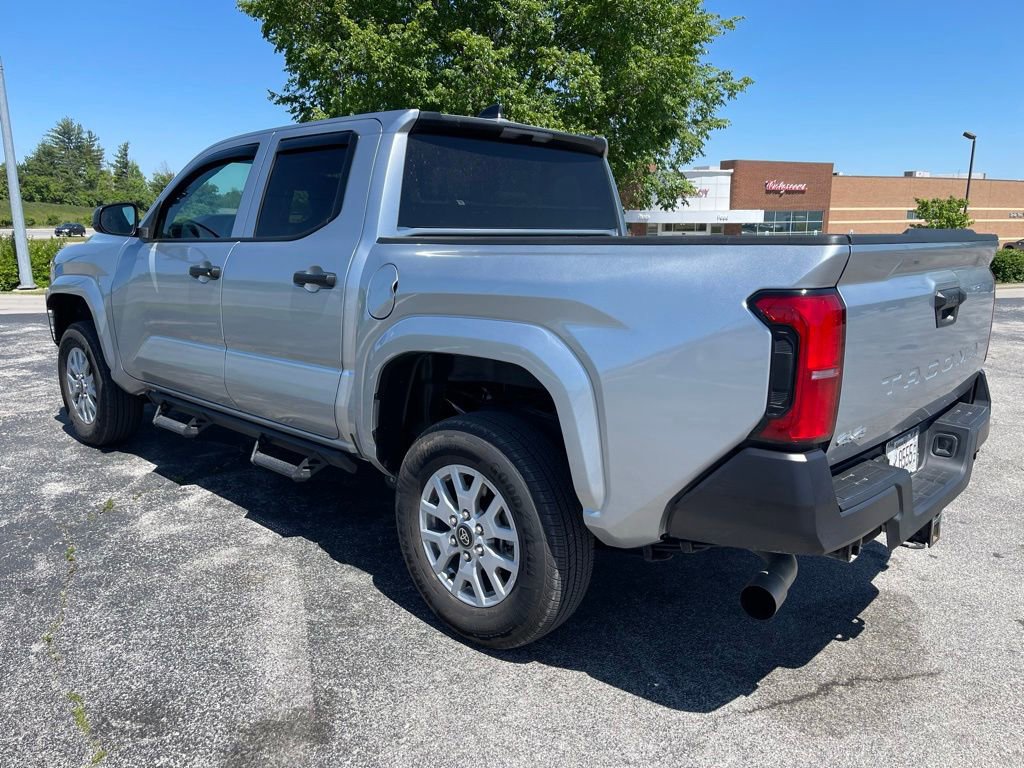 Used 2025 Toyota Tacoma SR AWD/4WD image 4