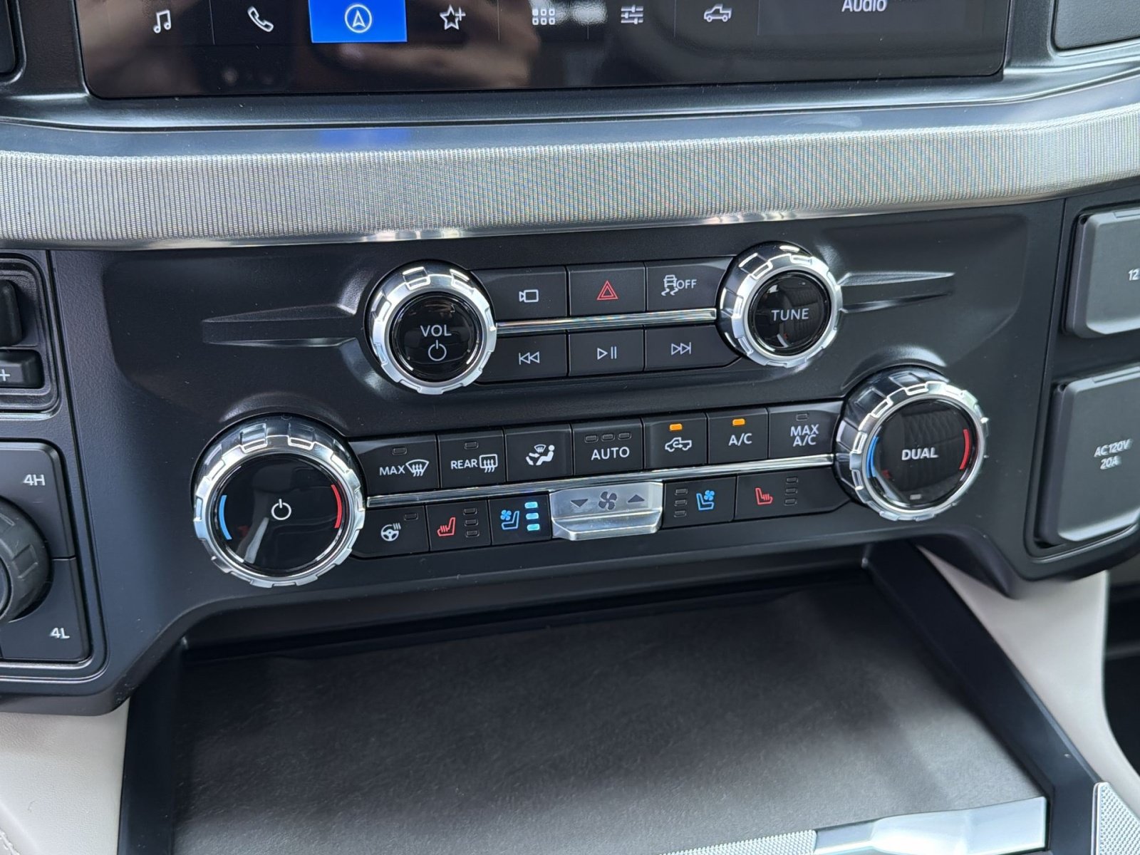 New 2026 Ford F350 Platinum w/ Platinum Plus Package AWD/4WD image 23