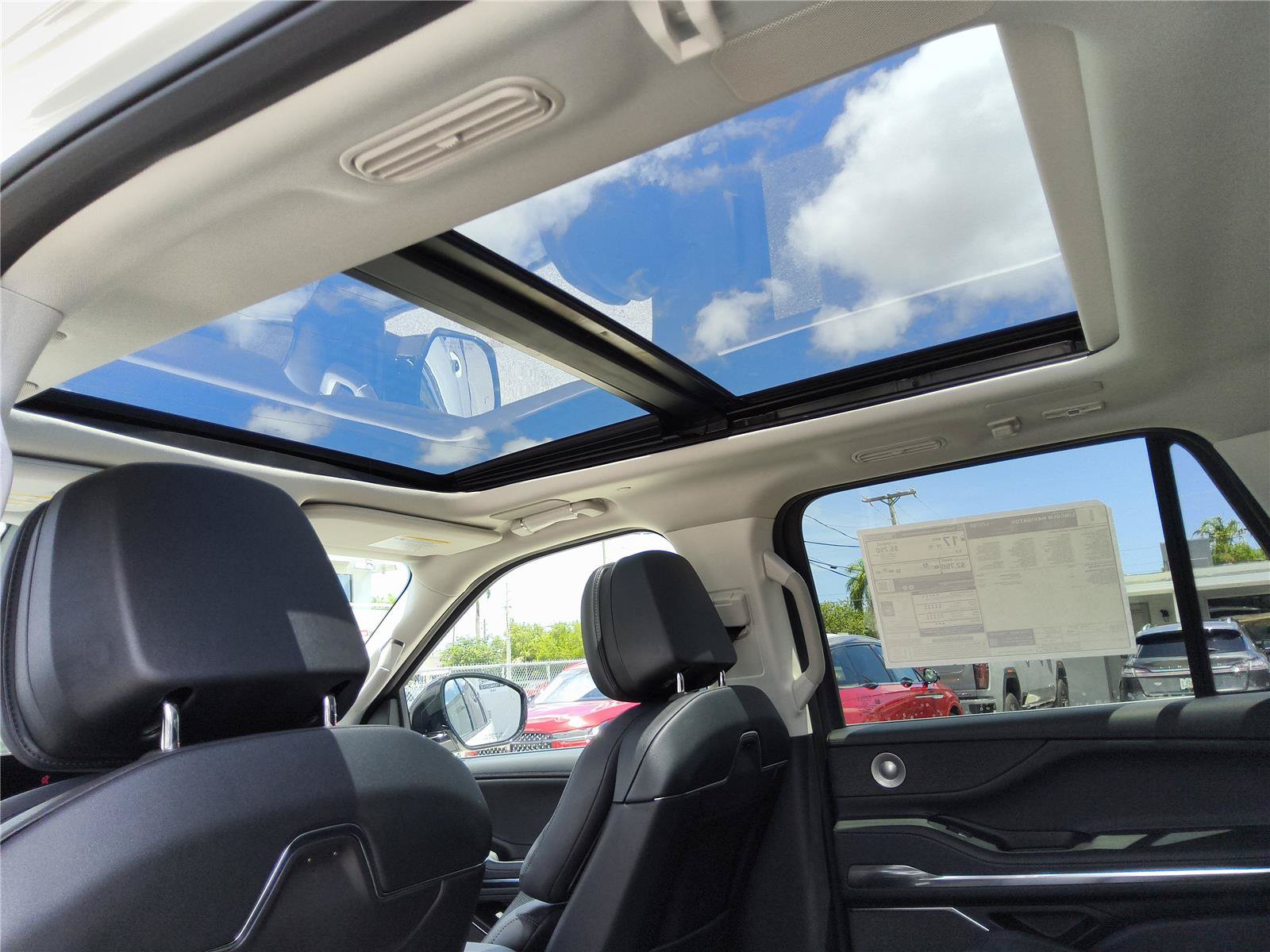 New 2027 Lincoln Navigator Reserve AWD/4WD image 19