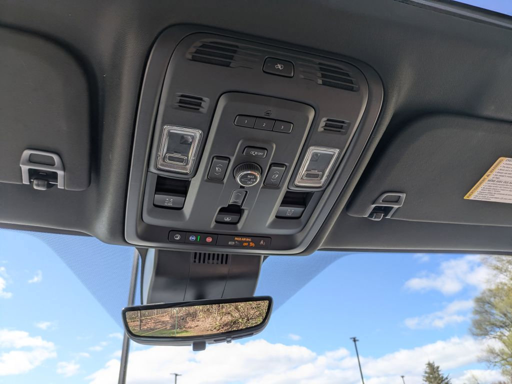 Used 2023 GMC Yukon Denali Ultimate image 24