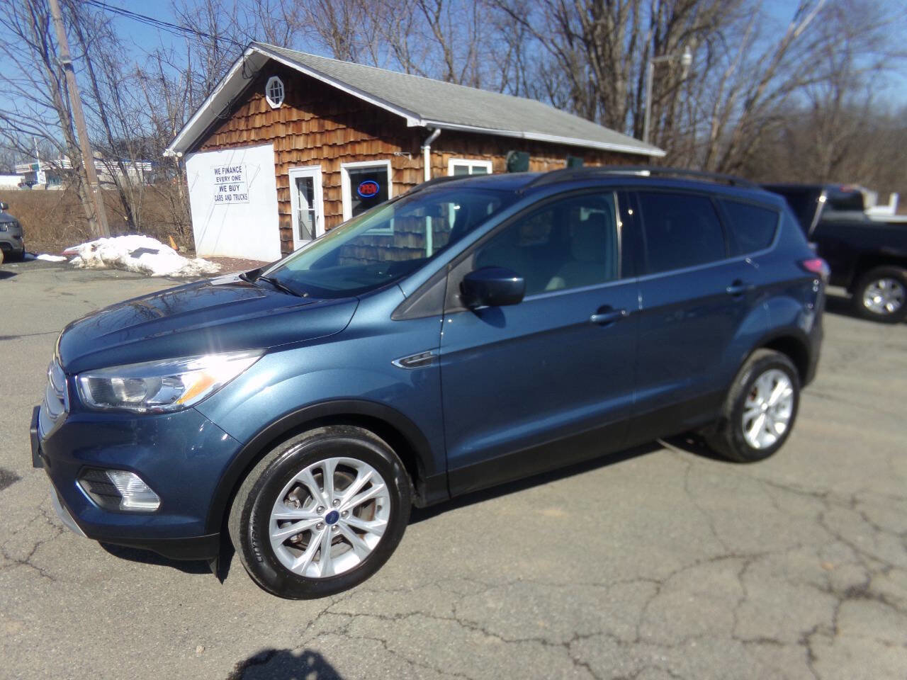 Used 2018 Ford Escape SE image 1