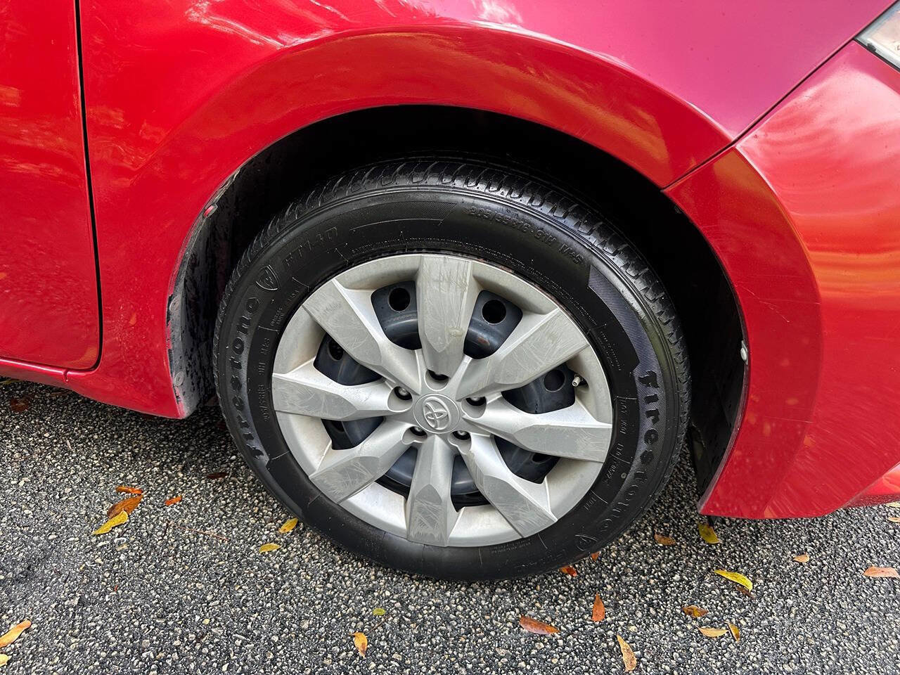 Used 2015 Toyota Corolla LE FWD image 19