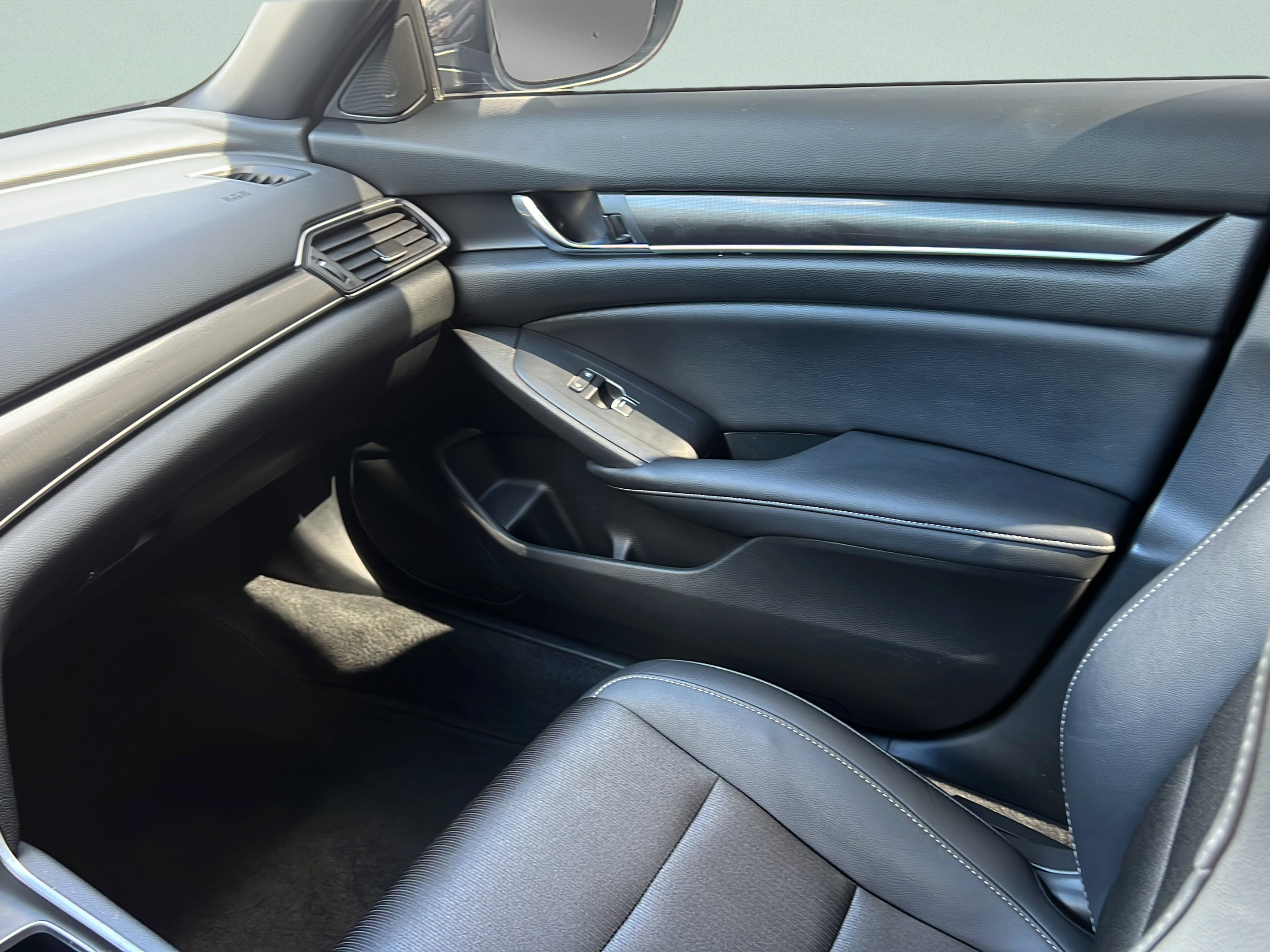 Used 2019 Honda Accord Sport image 15