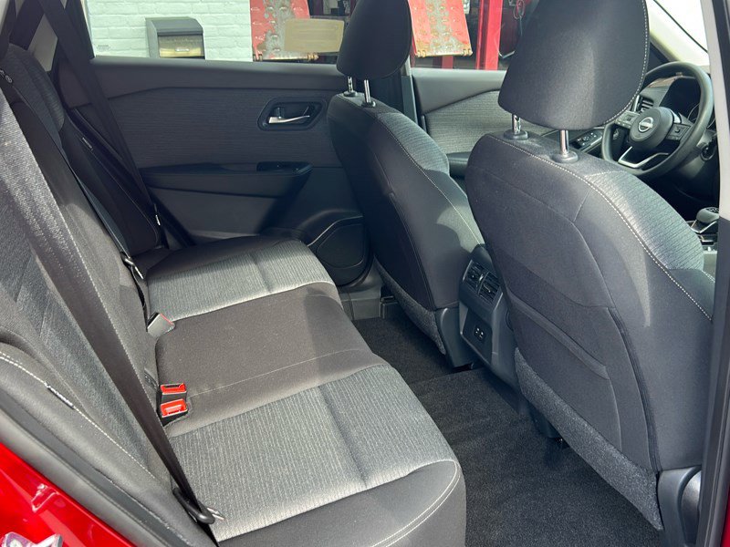 Used 2023 Nissan Rogue SV image 10