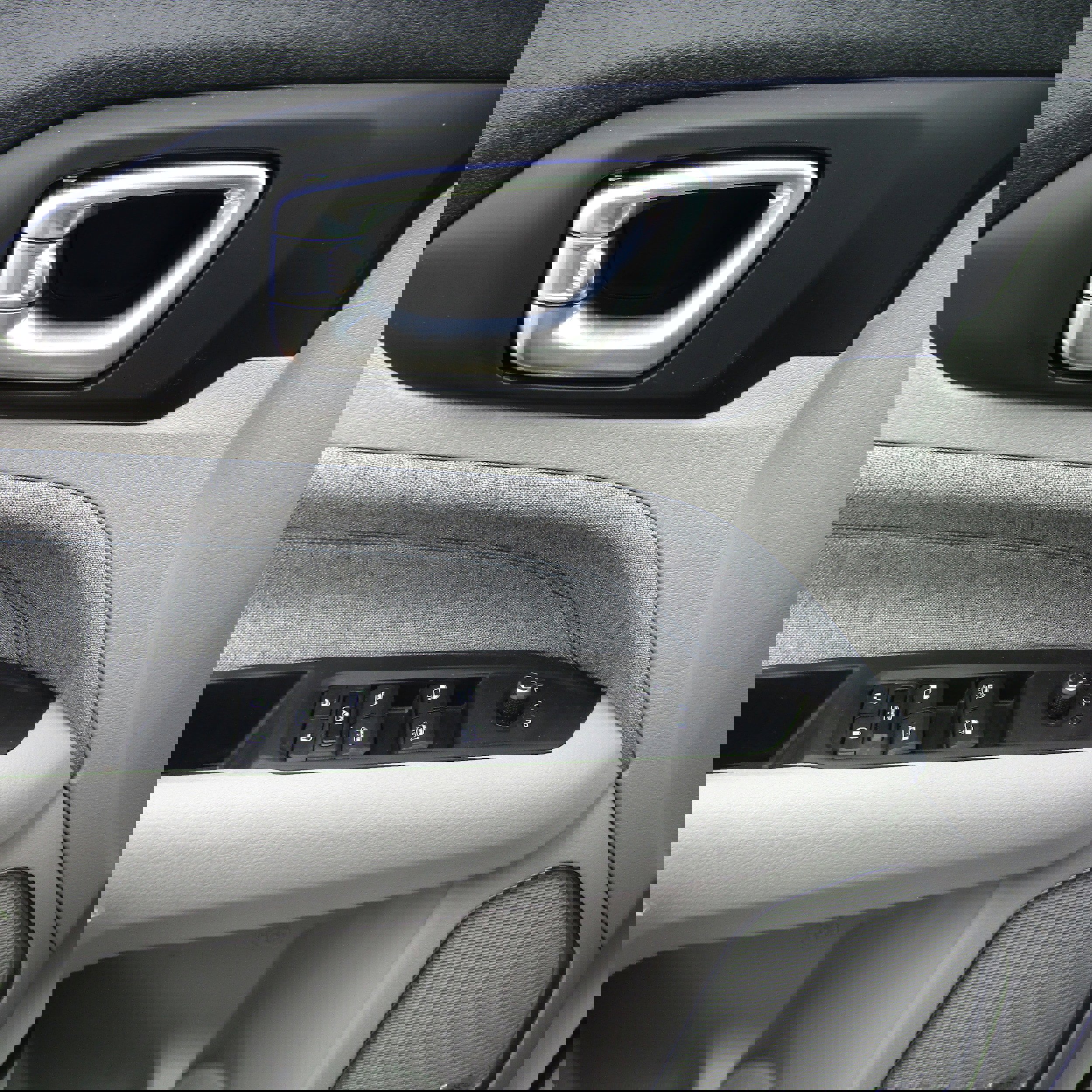 Used 2022 Jeep Compass Latitude w/ Sun and Sound Group image 32