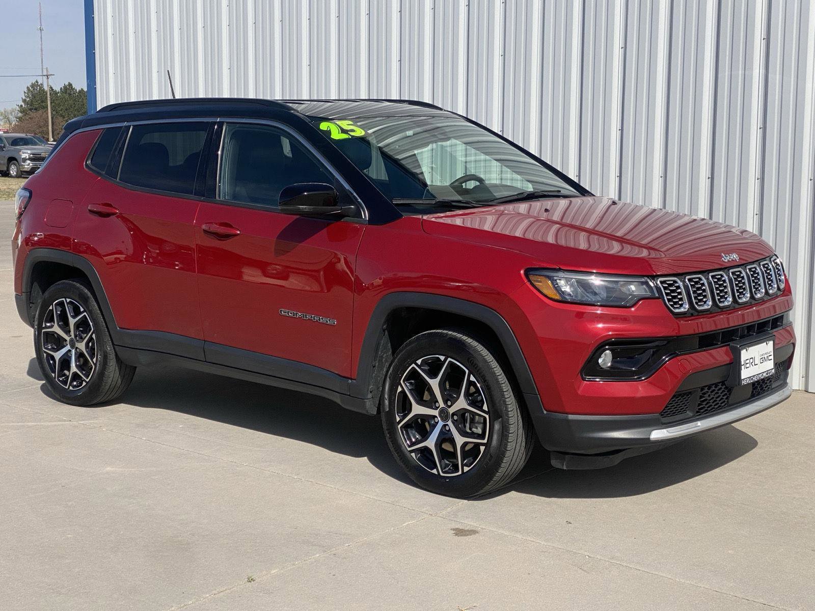 Used 2025 Jeep Compass Limited image 3