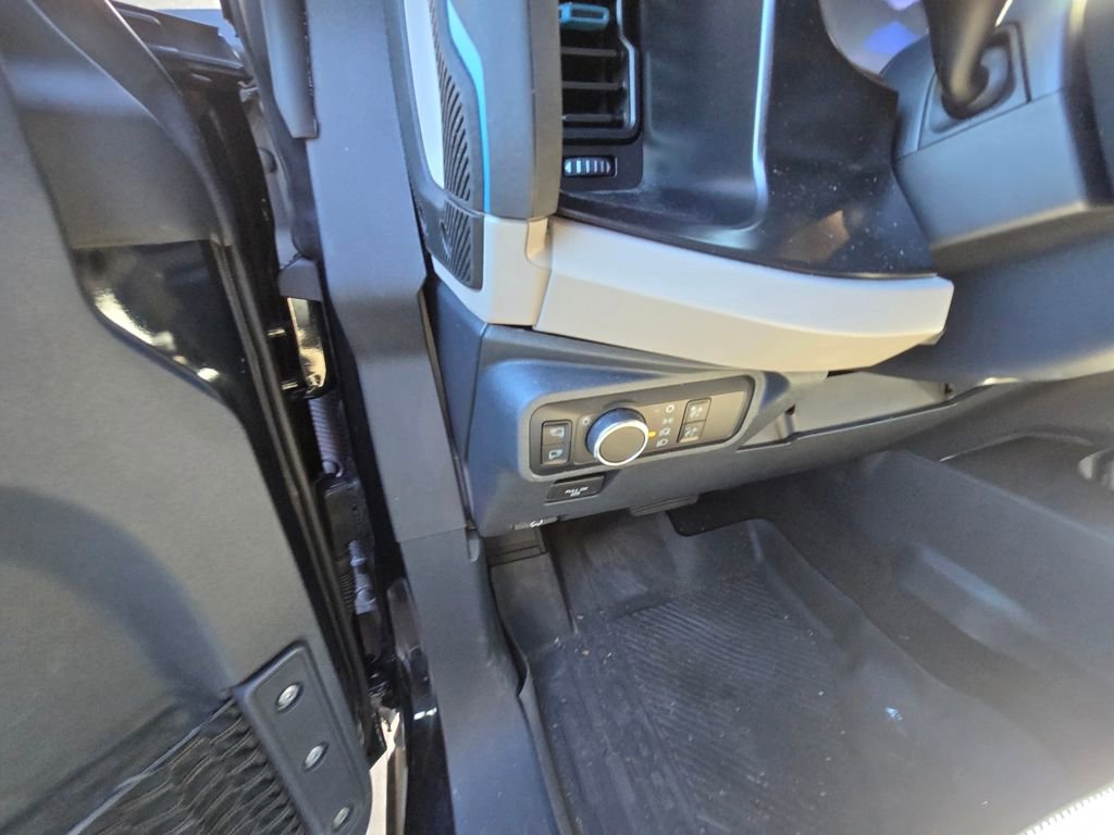 Used 2023 Ford Bronco Wildtrak image 10