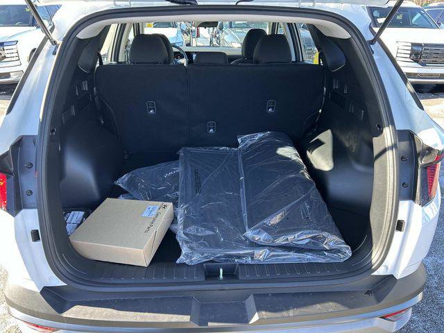 New 2026 Hyundai Tucson SE image 4