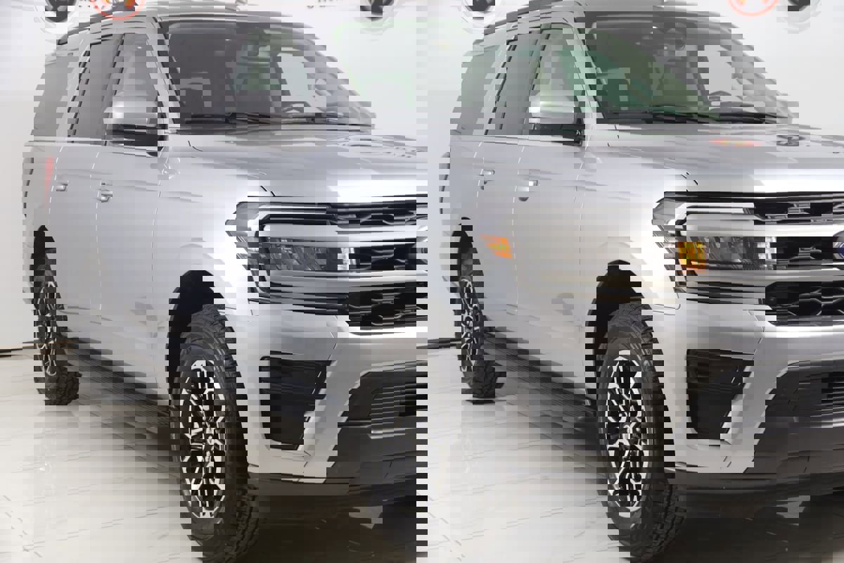 Used 2024 Ford Expedition Max XLT image 37