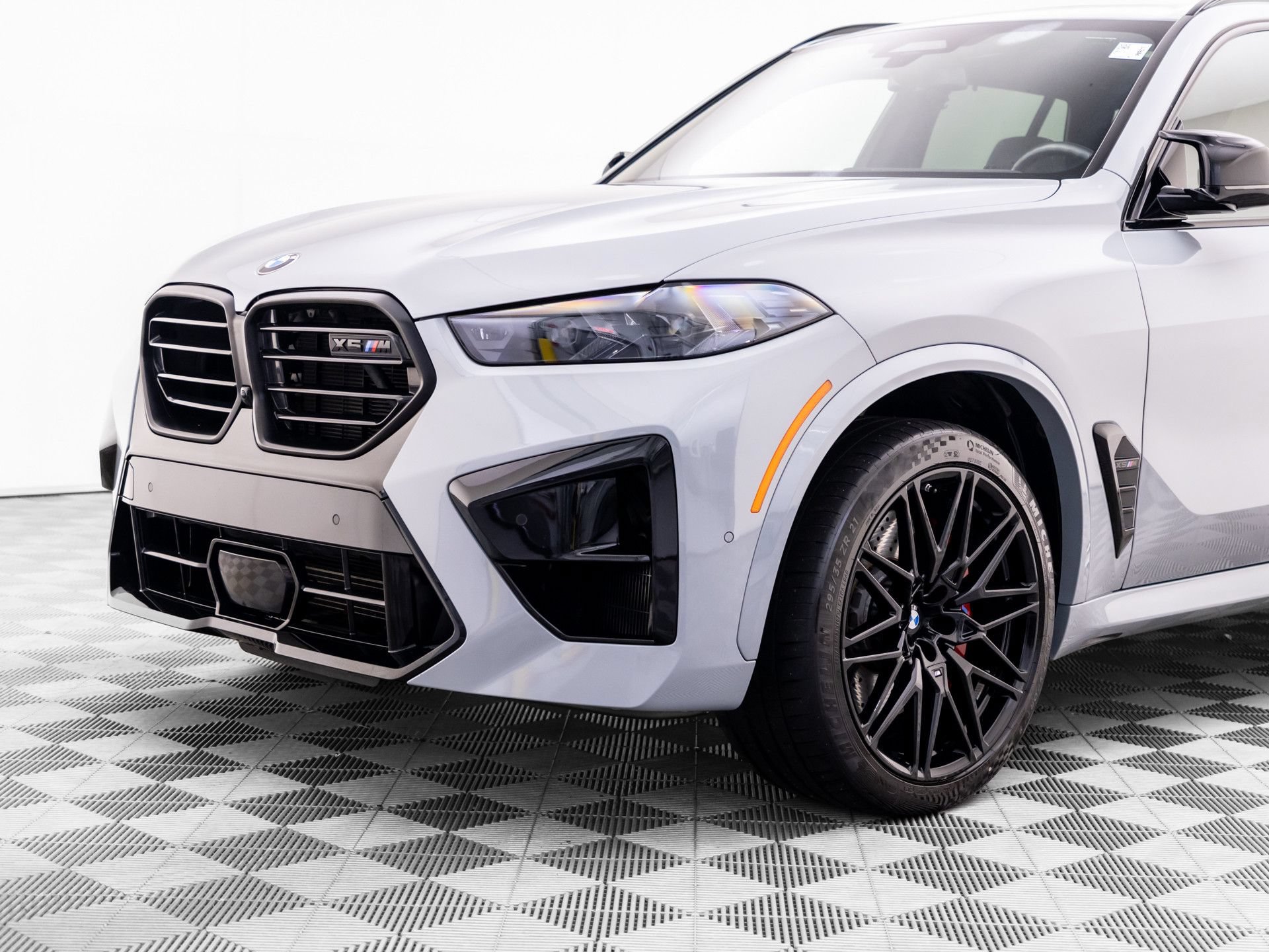 Used 2025 BMW X5 M Competition w/ Executive Package AWD/4WD image 33