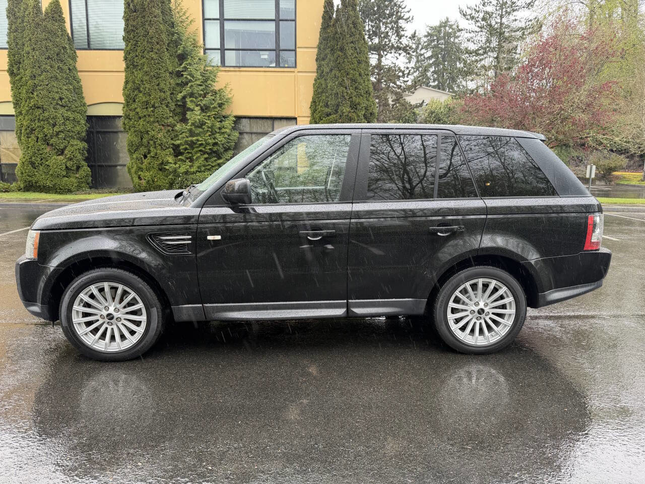 Used 2012 Land Rover Range Rover Sport HSE AWD/4WD image 10
