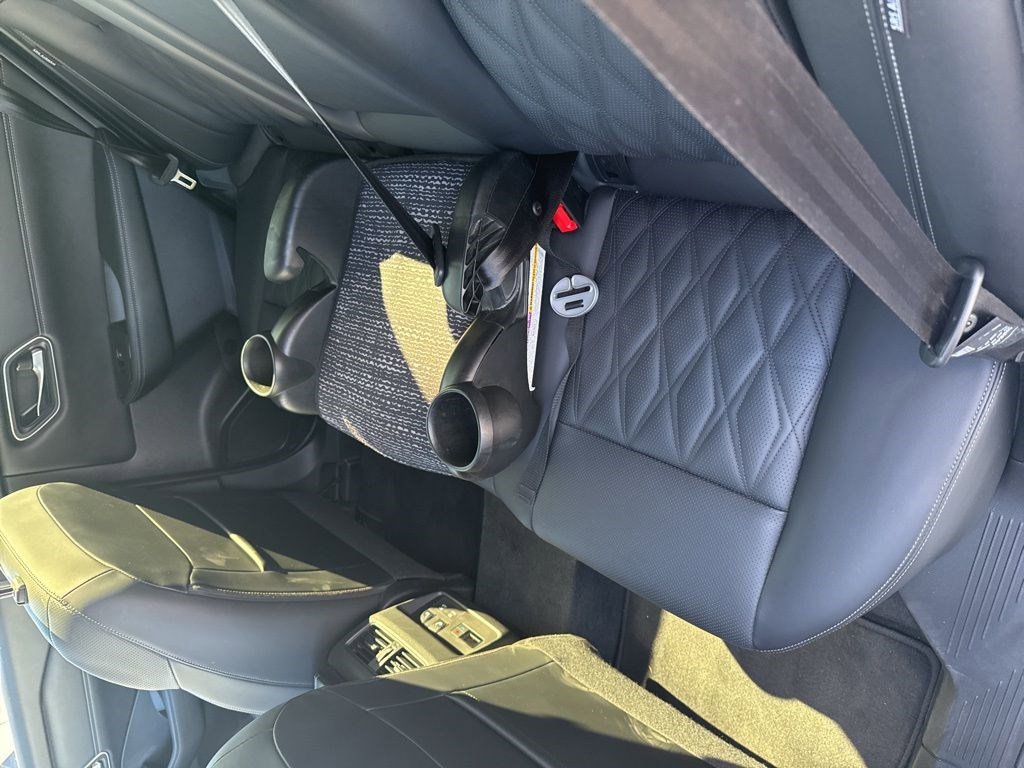 Used 2025 Nissan Rogue Platinum w/ Tech Package image 11