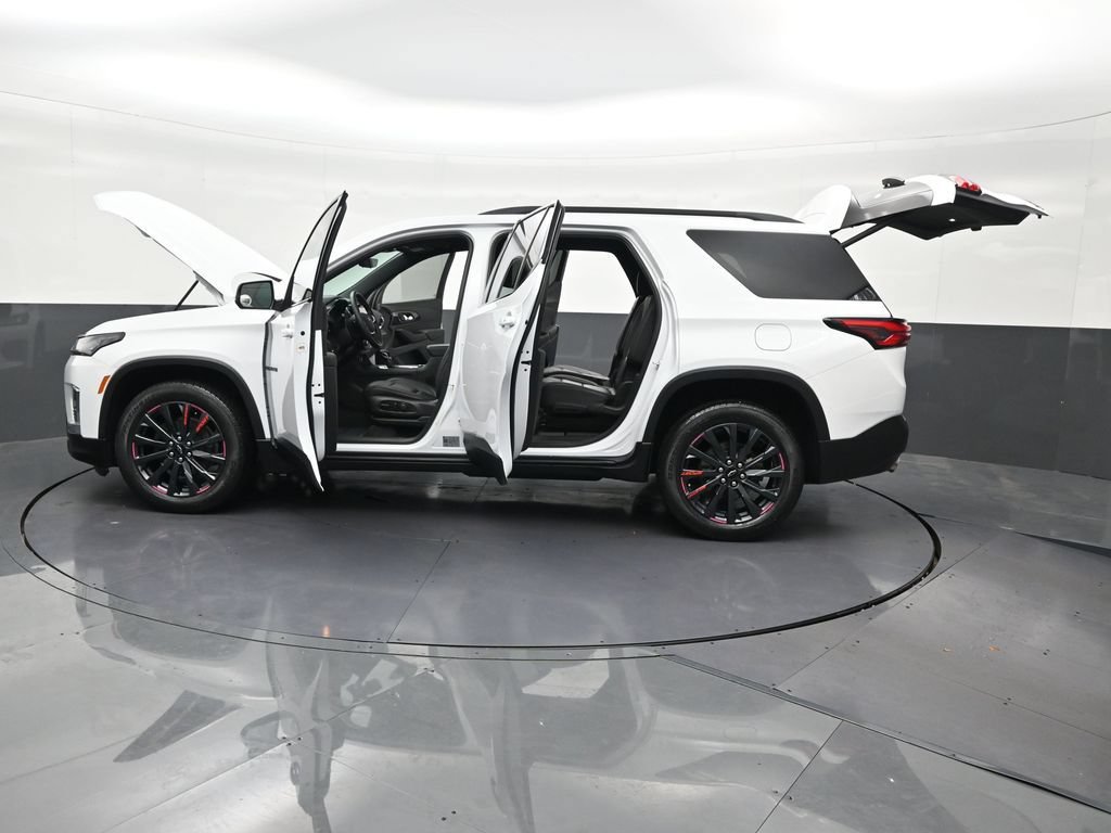 Used 2024 Chevrolet Traverse RS FWD image 38