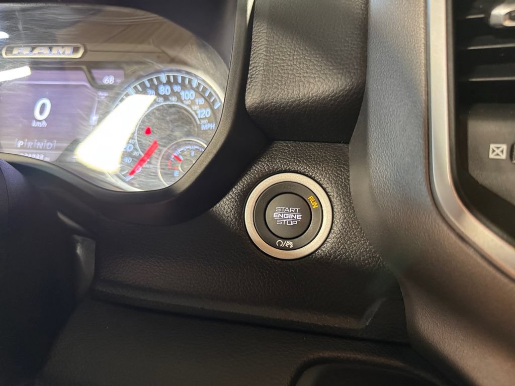 Used 2022 RAM 1500 Big Horn AWD/4WD image 29