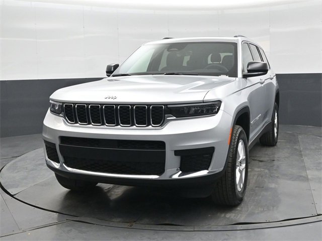 New 2025 Jeep Grand Cherokee L Laredo image 8