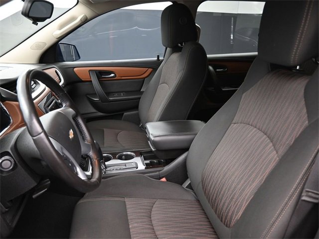 Used 2017 Chevrolet Traverse LT image 19