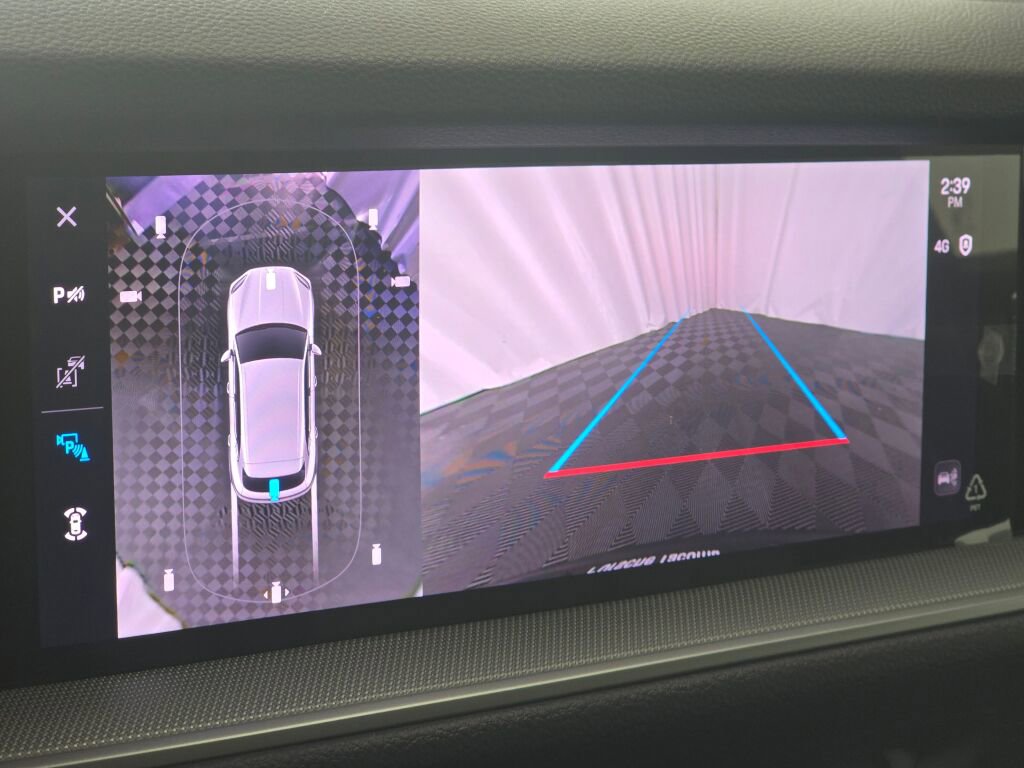 Certified 2025 Porsche Cayenne image 41