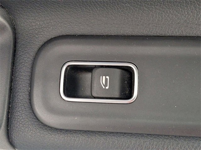 Used 2025 Mercedes-Benz CLA 250 4MATIC image 33