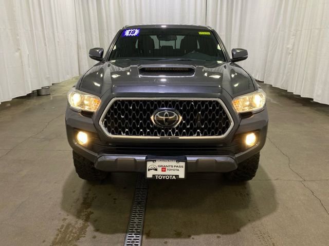 Used 2018 Toyota Tacoma TRD Sport image 9