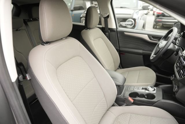 Used 2022 Ford Escape SE w/ SE Sport Appearance Package image 19