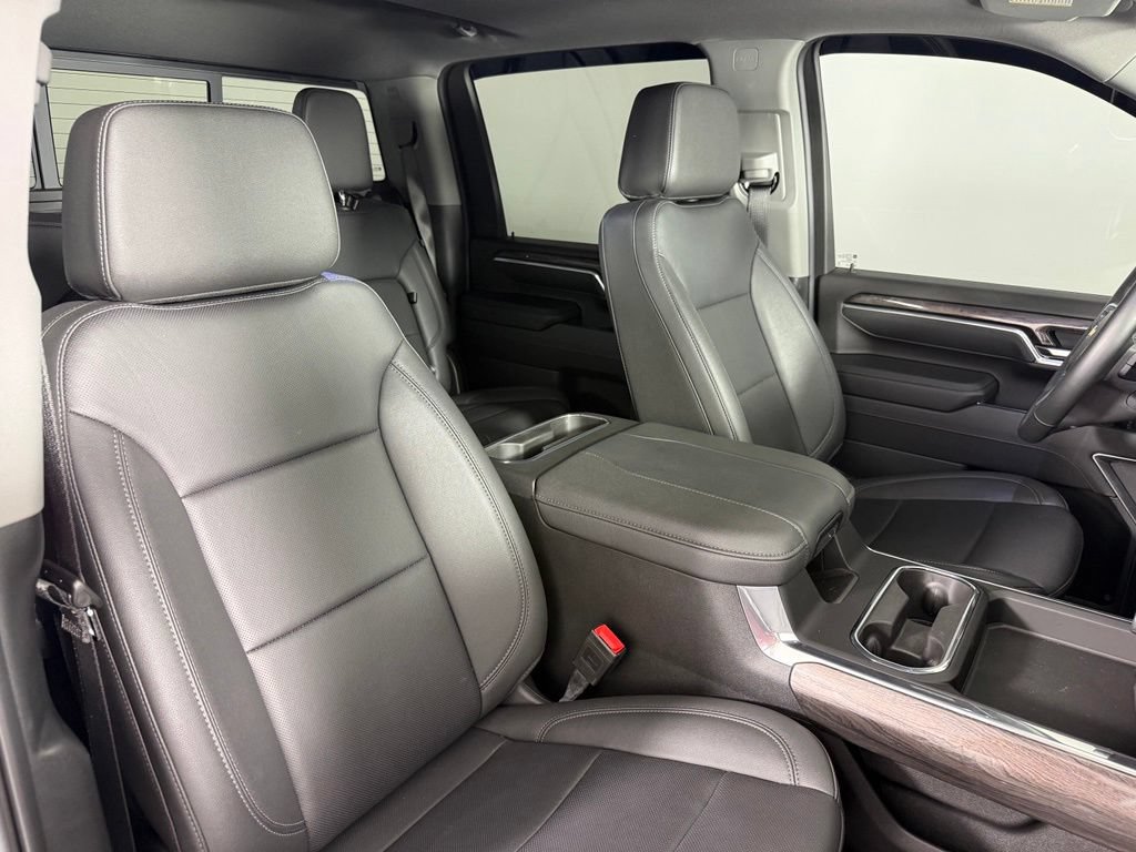 Used 2025 Chevrolet Silverado 2500 LTZ w/ LTZ Premium Package AWD/4WD image 16