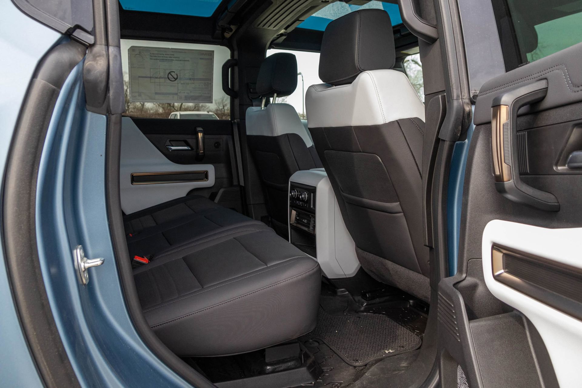 Used 2024 GMC Hummer EV 3X w/ Omega Edition image 39