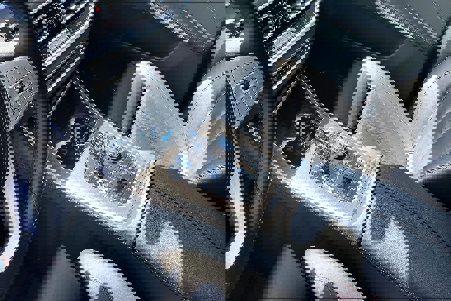 Used 2022 BMW X7 xDrive40i w/ Premium Package AWD/4WD image 17