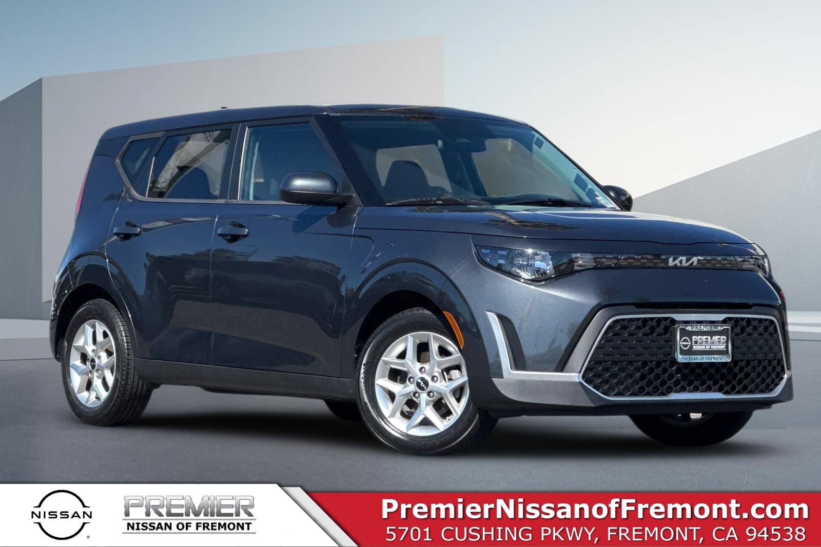 Used 2024 Kia Soul LX w/ Option Group 015 FWD image 1