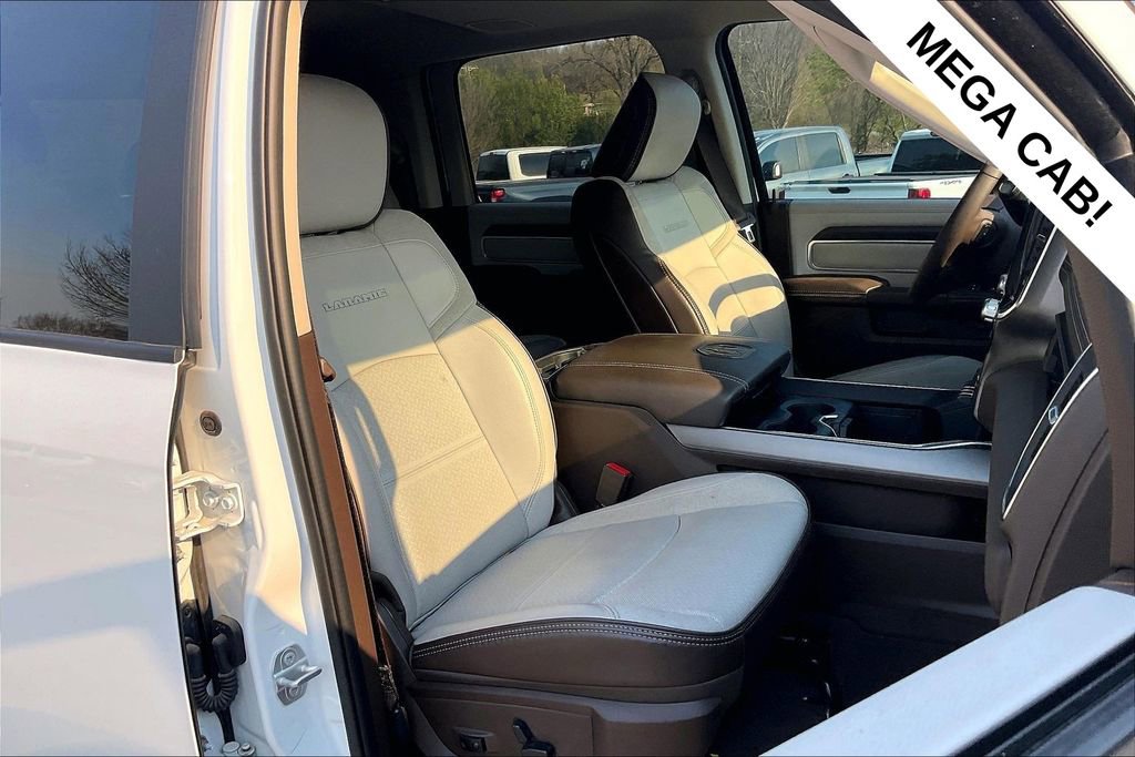 Used 2025 RAM 2500 Laramie AWD/4WD image 7