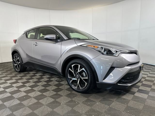 Used 2019 Toyota C-HR XLE image 2