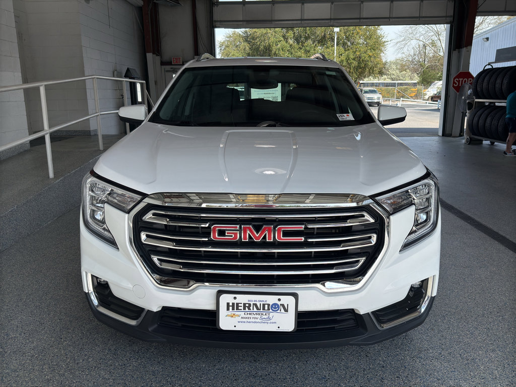 Used 2023 GMC Terrain SLT w/ LPO, Floor Liner Package image 2
